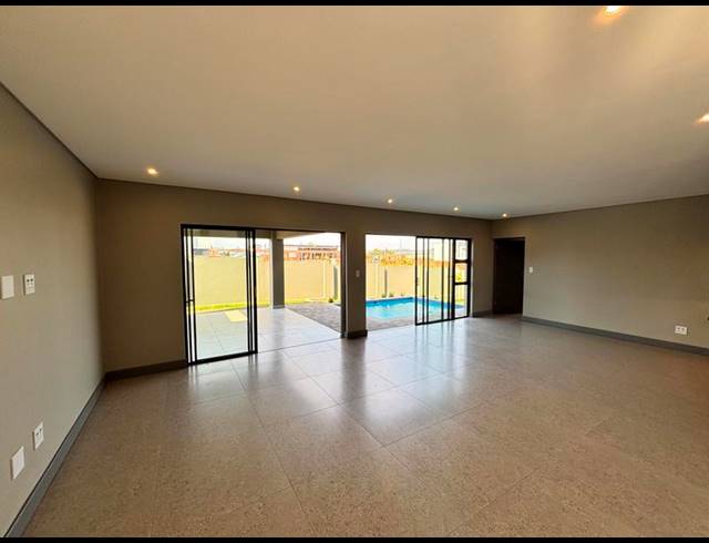 5 BEDROOM HOUSE FOR SALE IN FOUNTAINBROOK ESTATE